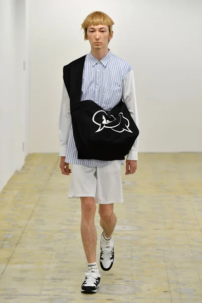 Look 32